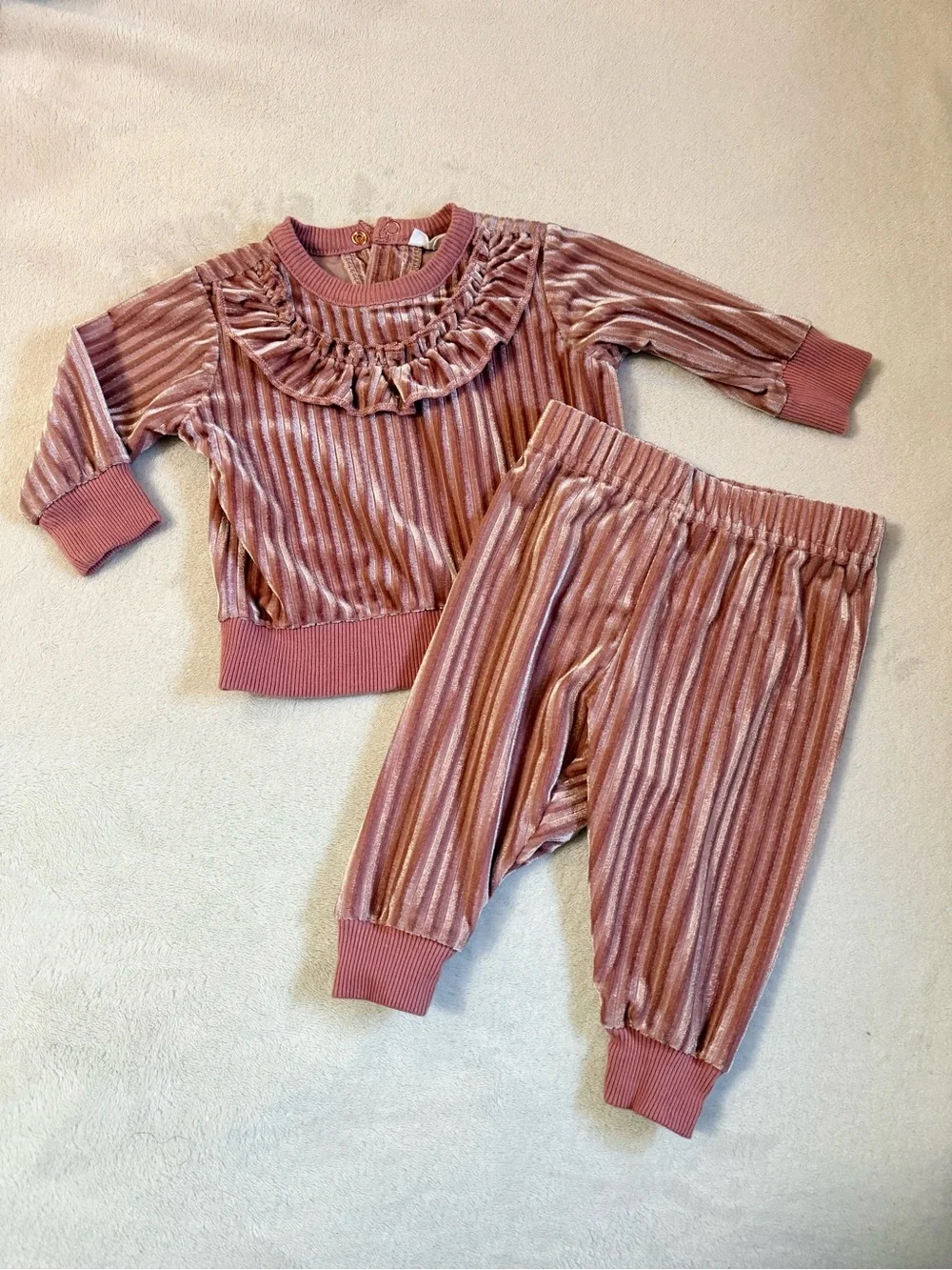 Baby Girl floral and pink clothes lot/ bundle - 0-3months